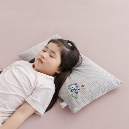 麦肯锡 2025新款针织小马棉花枕 软灰灰30*58