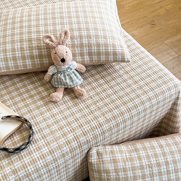 91家纺网 家纺一手货源 找家纺 沐纯家居 2025新款格子款天丝棉床盖三件套 布丁咖