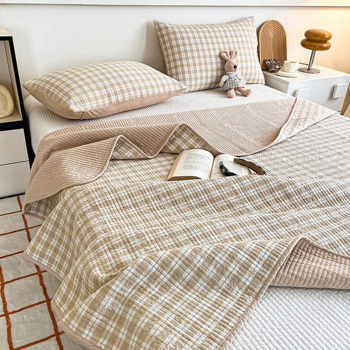 91家纺网 家纺一手货源 找家纺 沐纯家居 2025新款格子款天丝棉床盖三件套 布丁咖
