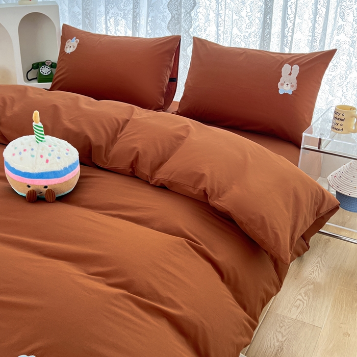 91家纺网 家纺一手货源 找家纺 曼町家居 2025春夏新款40支全棉纯棉水洗棉刺绣四件套 元气星喵-复古咖