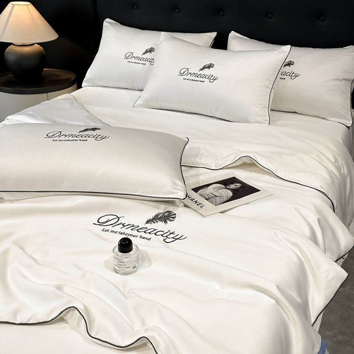 91家纺网 家纺一手货源 找家纺 伊梵居 2025新款水洗真丝刺绣夏被四件套 梦羽-本白