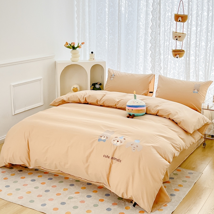 91家纺网 家纺一手货源 找家纺 曼町家居 2025春夏新款40支全棉纯棉水洗棉刺绣四件套 元气星喵-浅纱色