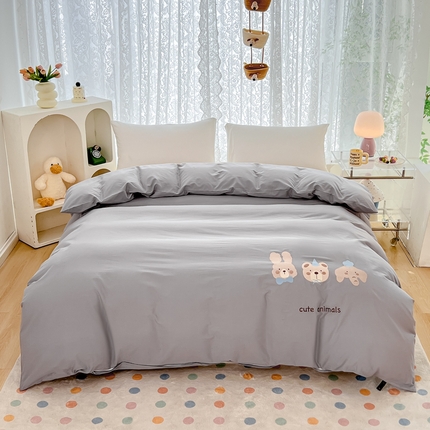 91家纺网 家纺一手货源 找家纺 曼町家居 2025春夏新款40支全棉纯棉水洗棉刺绣四件套 元气星喵-薄雾灰