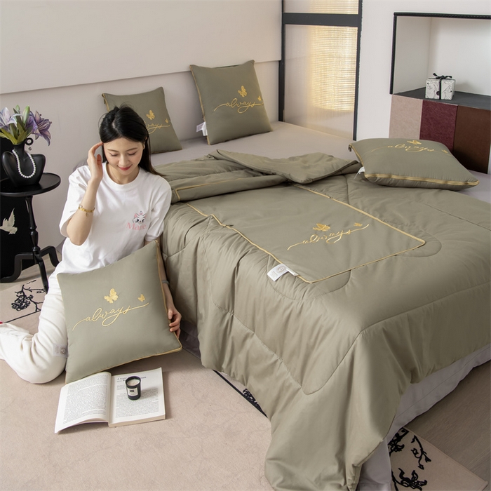 91家纺网 家纺一手货源 找家纺 照世家纺 2025新款柔软透气全棉抱枕被-蝶影（控价不低于40*40的69，45*45的89，50*50的109，55*55的139，60*60的189）蝶影-灰