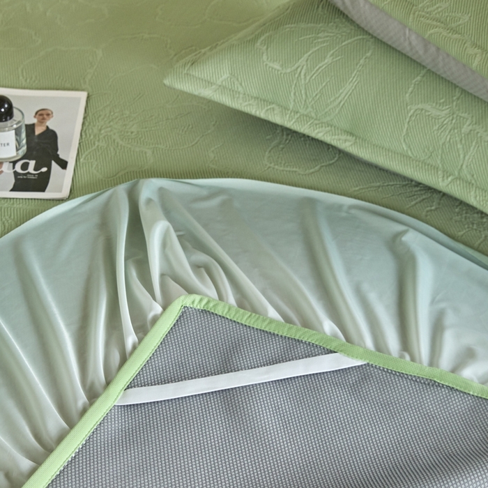 91家纺网 家纺一手货源 找家纺 卡初家居（原微来） 2025新款乙纶冰豆豆渐变色床裙款凉席席子 渐变绿