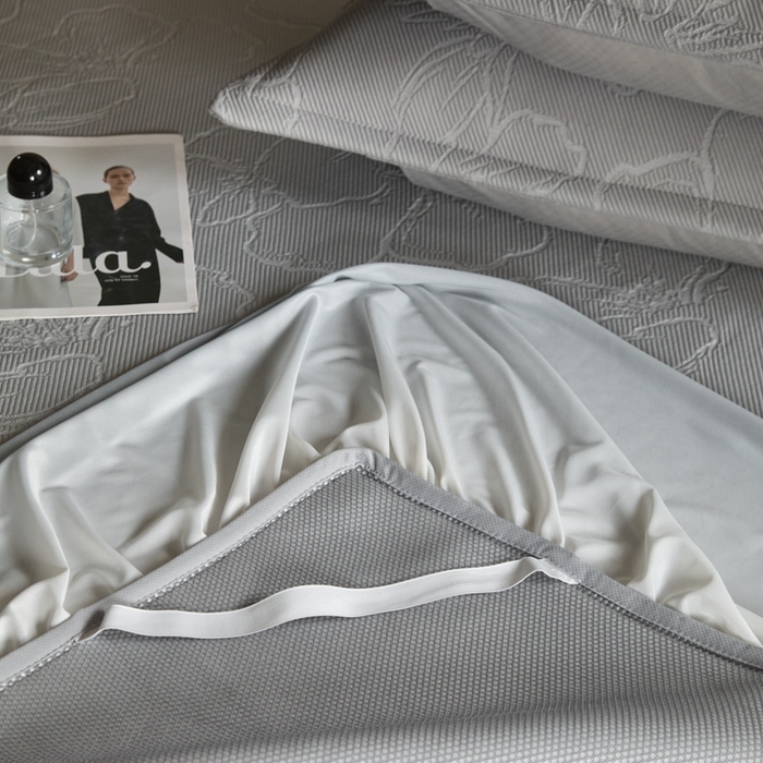 91家纺网 家纺一手货源 找家纺 卡初家居（原微来） 2025新款乙纶冰豆豆渐变色床裙款凉席席子 渐变灰