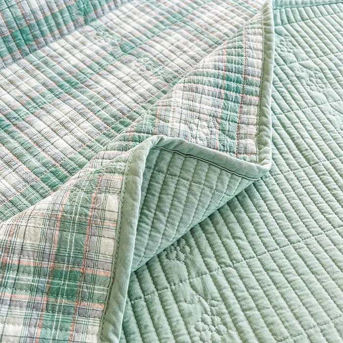 91家纺网 家纺一手货源 找家纺 沐纯家居 2025新款格子款天丝棉床盖三件套 布丁绿