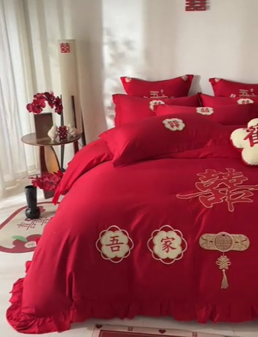 91家纺网 家纺一手货源 找家纺 玉雅家纺 2025新款长绒棉花边款刺绣时尚婚庆四件套 花边款-双喜临门