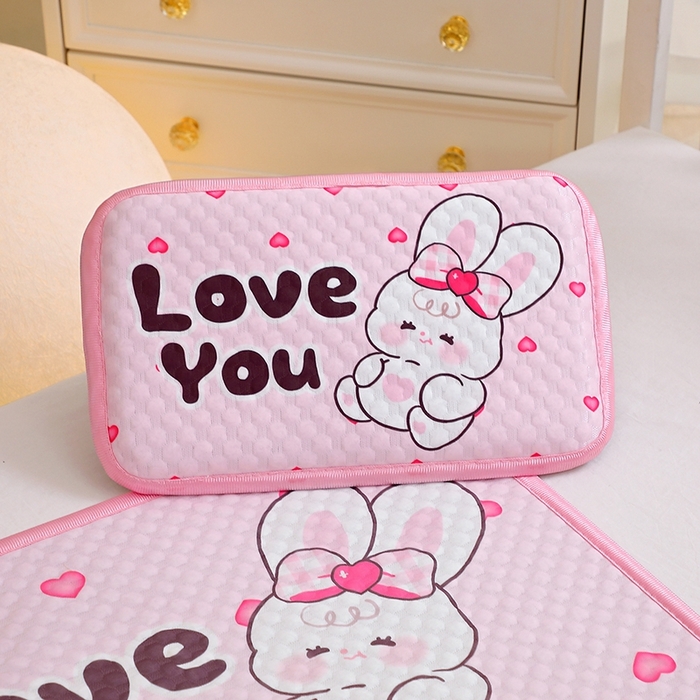 91家纺网 家纺一手货源 找家纺 八零年代  2025新款3D凉豆豆大版卡通儿童凉席夏被三件套冰豆豆凉席 凉豆豆 爱心小兔