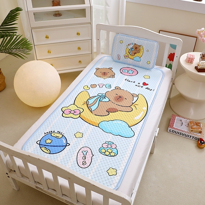 91家纺网 家纺一手货源 找家纺 八零年代  2025新款3D凉豆豆大版卡通儿童凉席夏被三件套冰豆豆凉席 凉豆豆 月亮卡皮巴拉