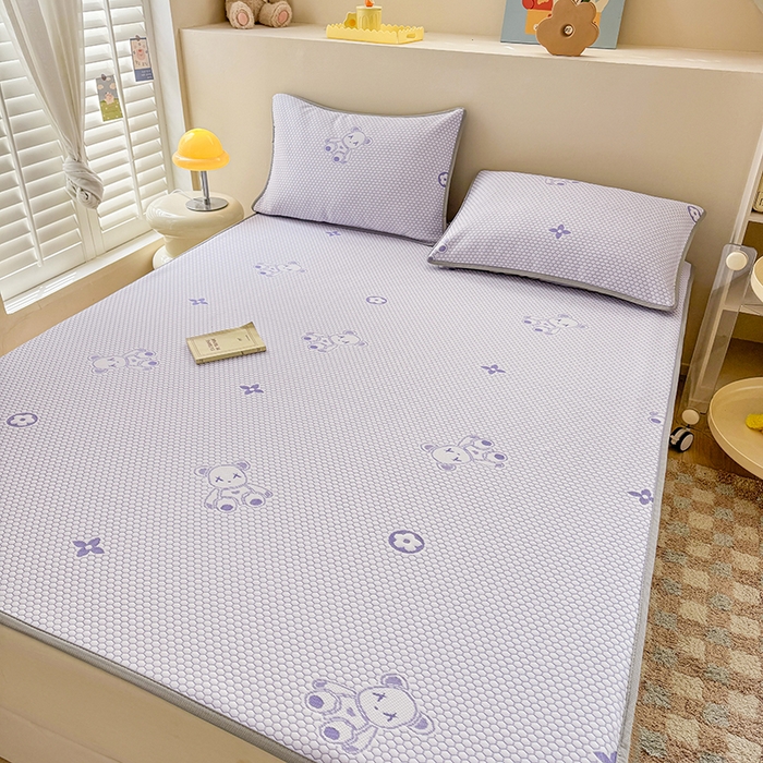 91家纺网 家纺一手货源 找家纺 雪鲨家纺  2025新款凉感冰豆豆凉席凉豆豆三件套冰丝提花软席PE 小熊紫