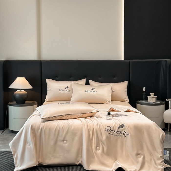 91家纺网 家纺一手货源 找家纺 伊梵居 2025新款水洗真丝刺绣夏被四件套 梦羽-卡其