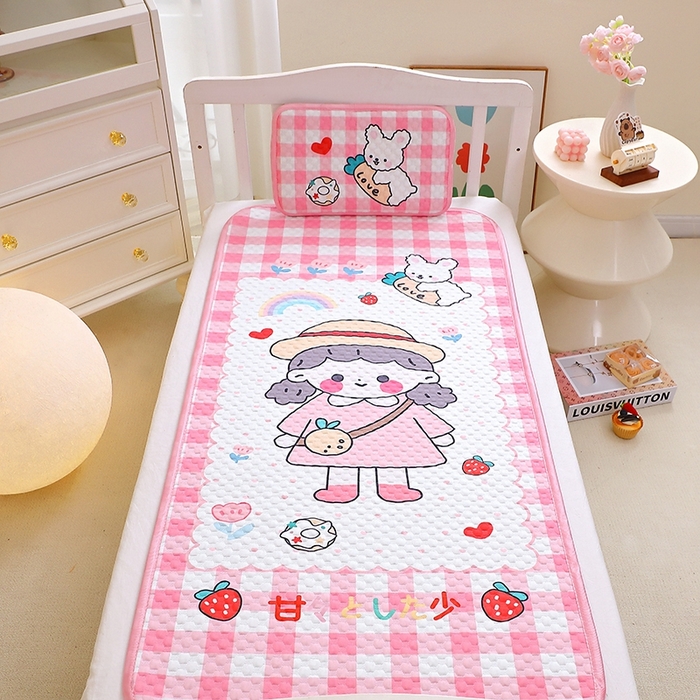 91家纺网 家纺一手货源 找家纺 八零年代  2025新款3D凉豆豆大版卡通儿童凉席夏被三件套冰豆豆凉席 凉豆豆 可爱女孩