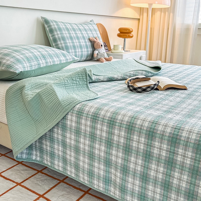 91家纺网 家纺一手货源 找家纺 沐纯家居 2025新款格子款天丝棉床盖三件套 布丁绿