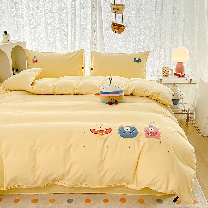 91家纺网 家纺一手货源 找家纺 曼町家居 2025春夏新款40支全棉纯棉水洗棉刺绣四件套 哆啦趣梦--奶油黄
