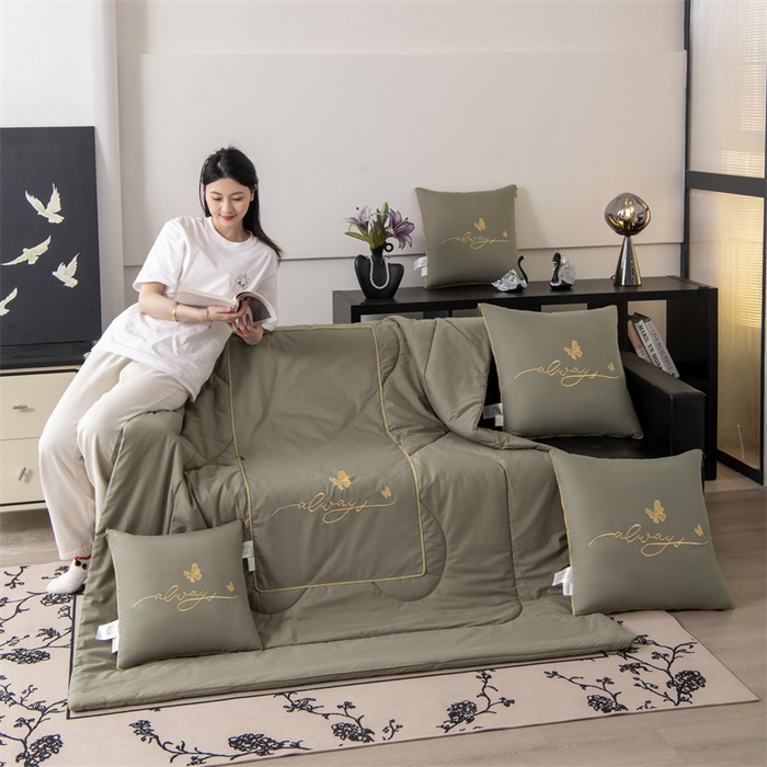 91家纺网 家纺一手货源 找家纺 照世家纺 2025新款柔软透气全棉抱枕被-蝶影（控价不低于40*40的69，45*45的89，50*50的109，55*55的139，60*60的189）蝶影-灰