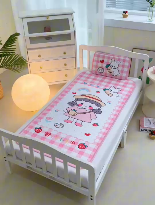 91家纺网 家纺一手货源 找家纺 八零年代  2025新款3D凉豆豆大版卡通儿童凉席夏被三件套冰豆豆凉席 凉豆豆 可爱女孩