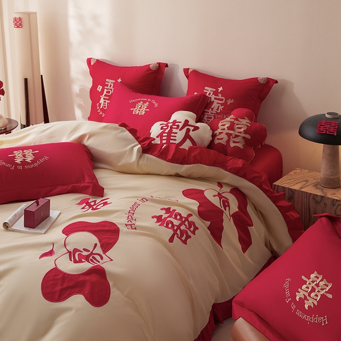 91家纺网 家纺一手货源 找家纺 玉雅家纺 2025新款长绒棉花边款刺绣时尚婚庆四件套 花边款-同心缘-奶油黄