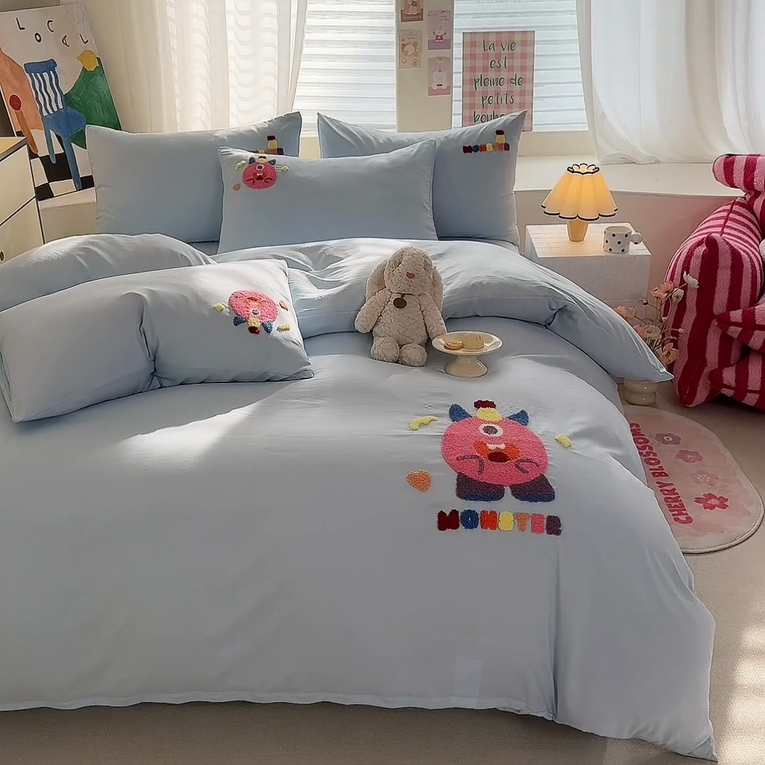 91家纺网 家纺一手货源 找家纺 多品 2025春夏新款水洗棉毛巾绣卡通系列被套单件-单被套 格子怪兽