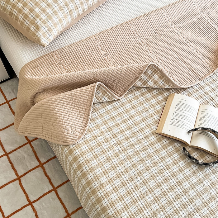 91家纺网 家纺一手货源 找家纺 沐纯家居 2025新款格子款天丝棉床盖三件套 布丁咖