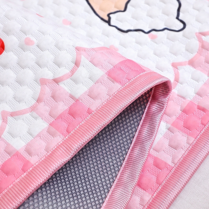 91家纺网 家纺一手货源 找家纺 八零年代  2025新款3D凉豆豆大版卡通儿童凉席夏被三件套冰豆豆凉席 凉豆豆 可爱女孩