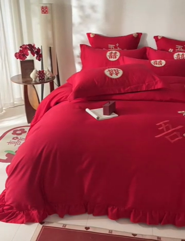 91家纺网 家纺一手货源 找家纺 玉雅家纺 2025新款长绒棉花边款刺绣时尚婚庆四件套 花边款-喜爱