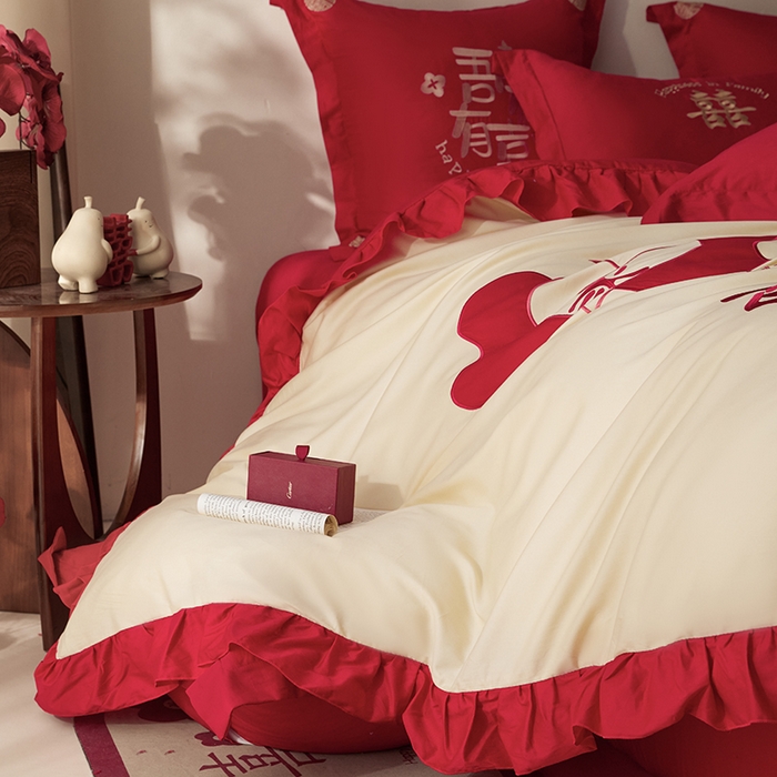 91家纺网 家纺一手货源 找家纺 玉雅家纺 2025新款长绒棉花边款刺绣时尚婚庆四件套 花边款-同心缘-奶油黄