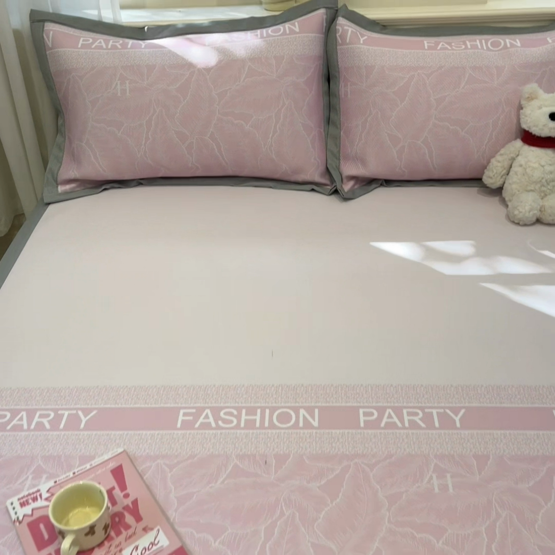 91家纺网 家纺一手货源 找家纺 星座家纺 2025新款复合提花凉感丝凉席三件套平铺款 叶之语-粉