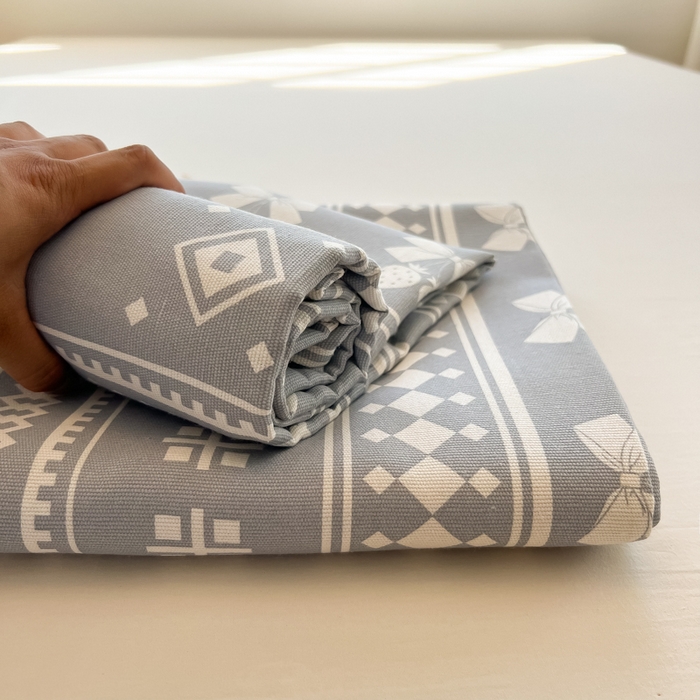 91家纺网 家纺一手货源 找家纺 爱彼家纺 2025新款热门卡通条纹原棉老粗布凉席床单 草莓格-灰