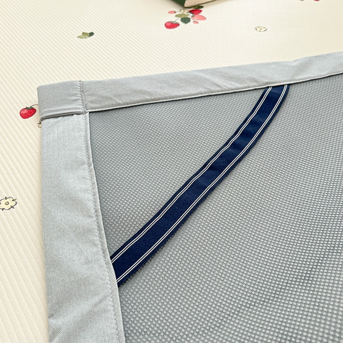 91家纺网 家纺一手货源 找家纺 星座家纺 2025新款复合提花凉感丝凉席三件套平铺款 奶油草莓