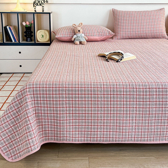 91家纺网 家纺一手货源 找家纺 沐纯家居 2025新款格子款天丝棉床盖三件套 布丁粉