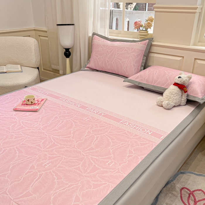 91家纺网 家纺一手货源 找家纺 星座家纺 2025新款复合提花凉感丝凉席三件套平铺款 叶之语-粉