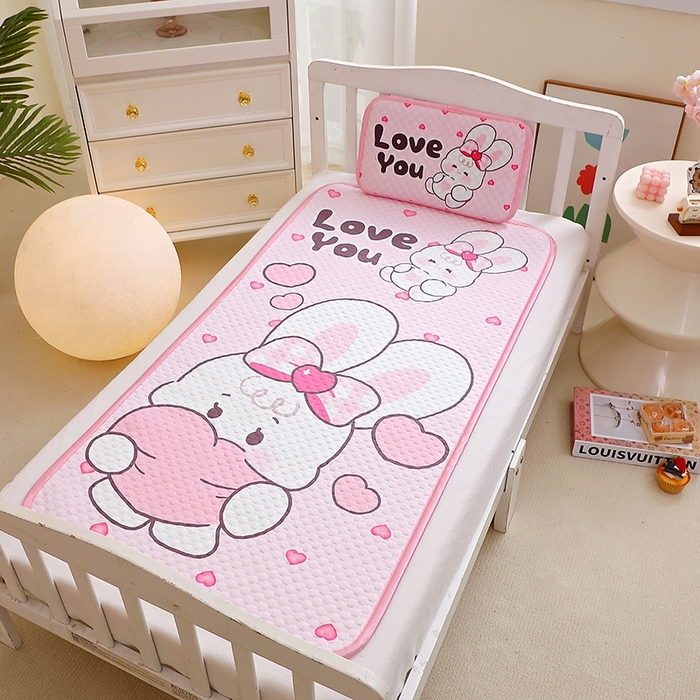 91家纺网 家纺一手货源 找家纺 八零年代  2025新款3D凉豆豆大版卡通儿童凉席夏被三件套冰豆豆凉席 凉豆豆 爱心小兔