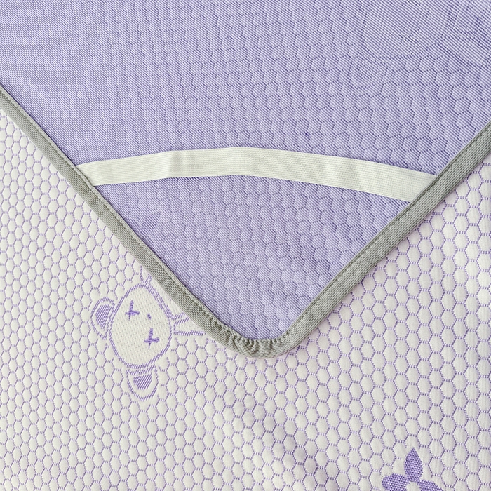 91家纺网 家纺一手货源 找家纺 雪鲨家纺  2025新款凉感冰豆豆凉席凉豆豆三件套冰丝提花软席PE 小熊紫