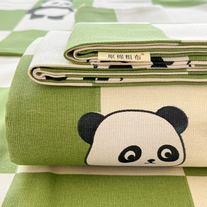 91家纺网 家纺一手货源 找家纺 爱彼家纺 2025新款热门卡通条纹原棉老粗布凉席床单 背包熊