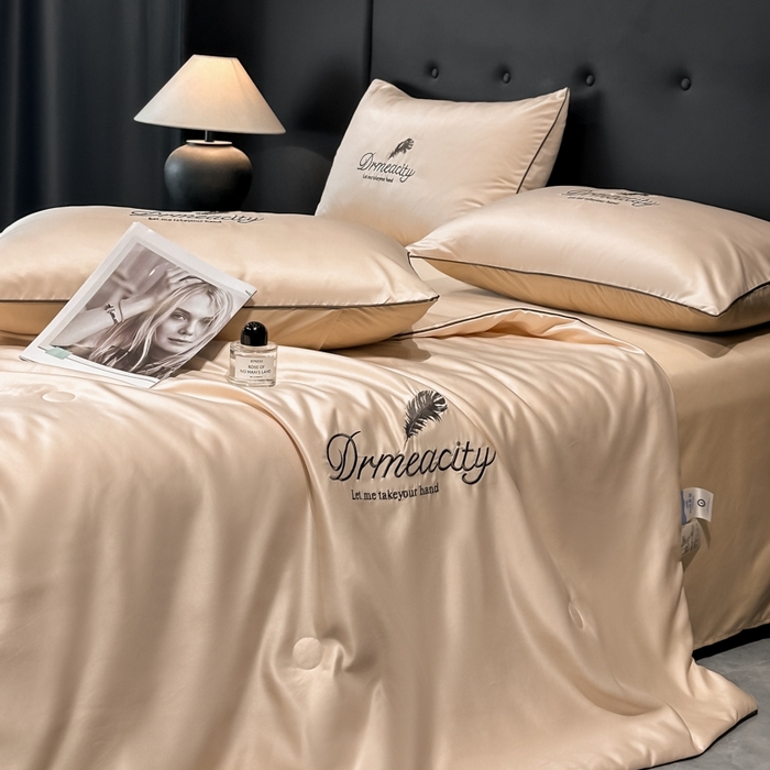 91家纺网 家纺一手货源 找家纺 伊梵居 2025新款水洗真丝刺绣夏被四件套 梦羽-卡其