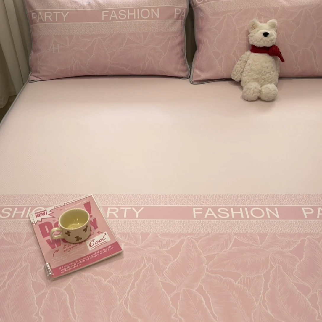 91家纺网 家纺一手货源 找家纺 星座家纺 2025新款复合提花凉感丝凉席三件套床笠款 叶之语-粉 床笠款