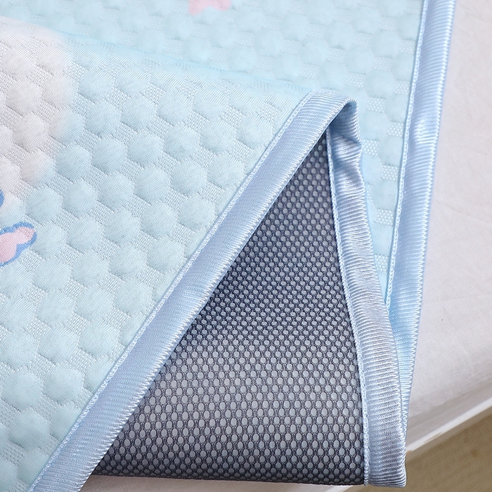 91家纺网 家纺一手货源 找家纺 2025新款3D凉豆豆大版三丽鸥正版授权儿童凉席夏被三件套 凉豆豆 大耳狗