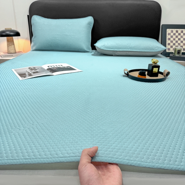 91家纺网 家纺一手货源 找家纺 春寻家纺 2025新款凉豆豆凉席冰丝席 天空蓝