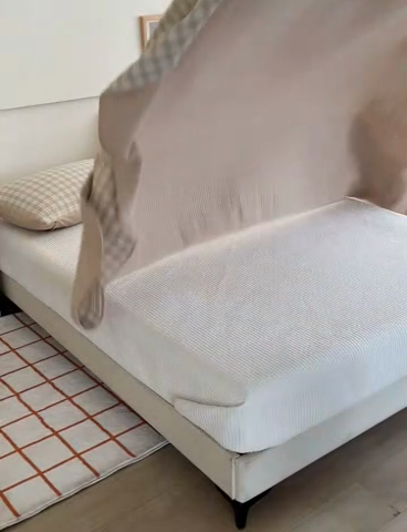 91家纺网 家纺一手货源 找家纺 沐纯家居 2025新款格子款天丝棉床盖三件套 布丁咖