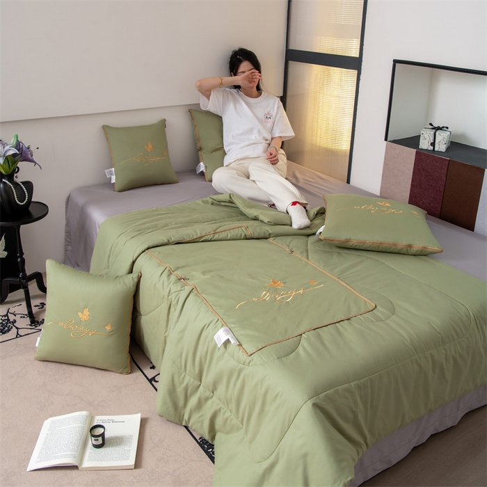 91家纺网 家纺一手货源 找家纺 照世家纺 2025新款柔软透气全棉抱枕被-蝶影（控价不低于40*40的69，45*45的89，50*50的109，55*55的139，60*60的189）蝶影-草绿