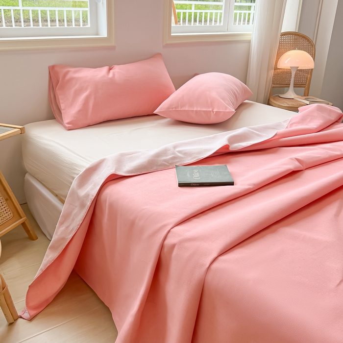 91家纺网 家纺一手货源 找家纺 爱彼家纺 2025新款热门卡通条纹原棉老粗布凉席床单 格调-粉