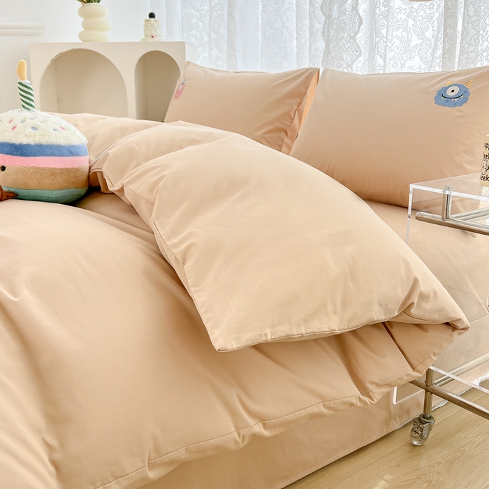 91家纺网 家纺一手货源 找家纺 曼町家居 2025春夏新款40支全棉纯棉水洗棉刺绣四件套 哆啦趣梦--浅纱色