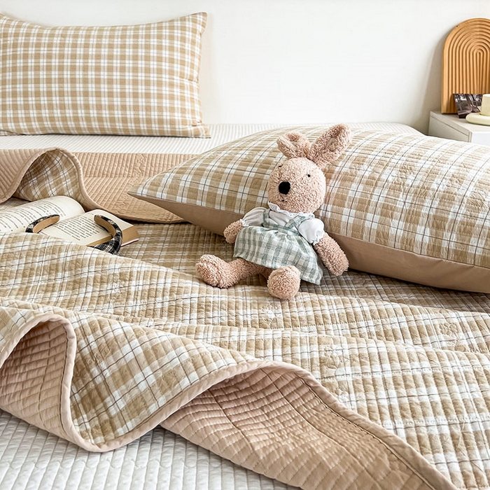 91家纺网 家纺一手货源 找家纺 沐纯家居 2025新款格子款天丝棉床盖三件套 布丁咖