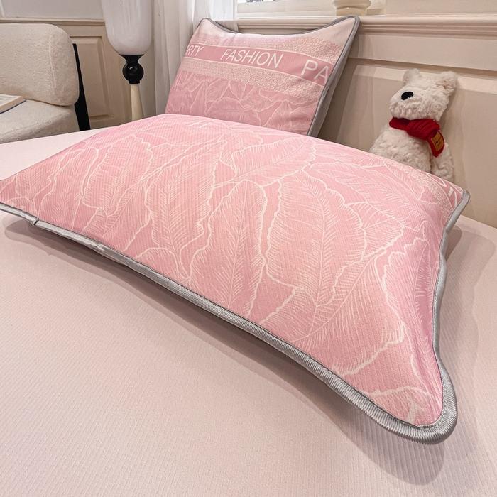 91家纺网 家纺一手货源 找家纺 星座家纺 2025新款复合提花凉感丝凉席三件套床笠款 叶之语-粉 床笠款