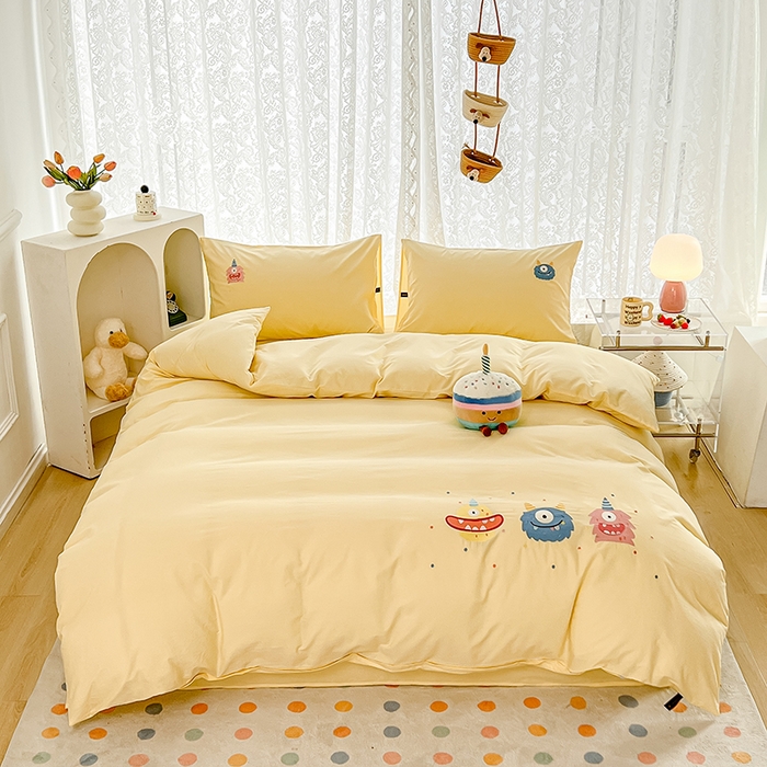 91家纺网 家纺一手货源 找家纺 曼町家居 2025春夏新款40支全棉纯棉水洗棉刺绣四件套 哆啦趣梦--奶油黄