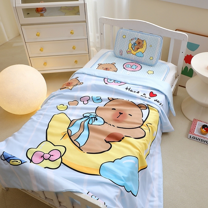 91家纺网 家纺一手货源 找家纺 八零年代  2025新款3D凉豆豆大版卡通儿童凉席夏被三件套冰豆豆凉席 凉豆豆 月亮卡皮巴拉