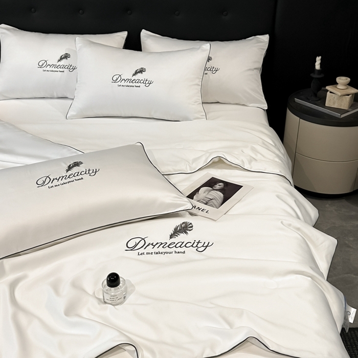 91家纺网 家纺一手货源 找家纺 伊梵居 2025新款水洗真丝刺绣夏被四件套 梦羽-本白