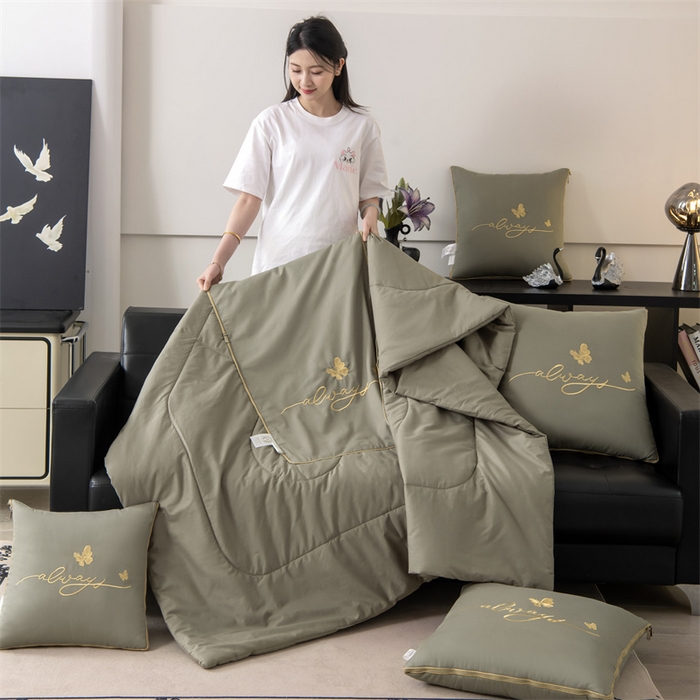 91家纺网 家纺一手货源 找家纺 照世家纺 2025新款柔软透气全棉抱枕被-蝶影（控价不低于40*40的69，45*45的89，50*50的109，55*55的139，60*60的189）蝶影-灰