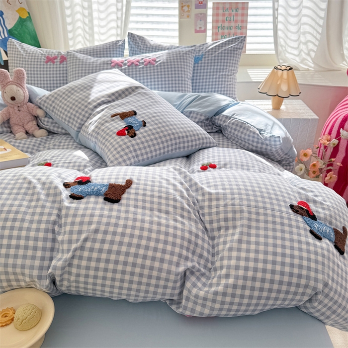 91家纺网 家纺一手货源 找家纺 多品 2025春夏新款水洗棉毛巾绣卡通系列被套单件-单被套 帽子狗